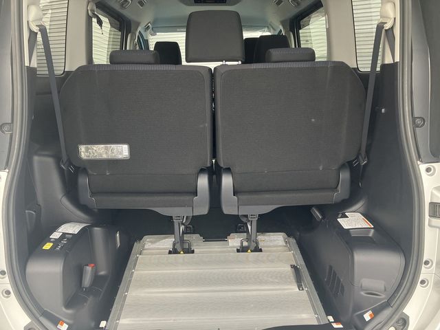 TOYOTA VOXY 4WD 2014 Image 31