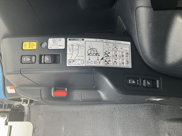 TOYOTA VOXY 4WD 2014 Image 31