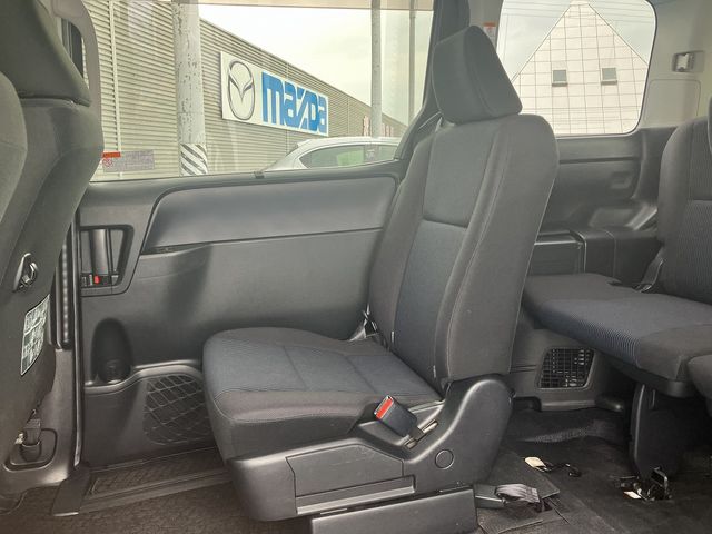 TOYOTA VOXY 4WD 2014 Image 31