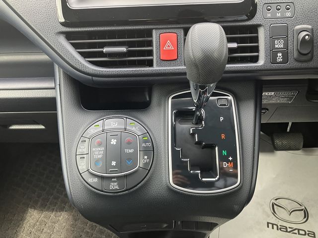 TOYOTA VOXY 4WD 2014 Image 31