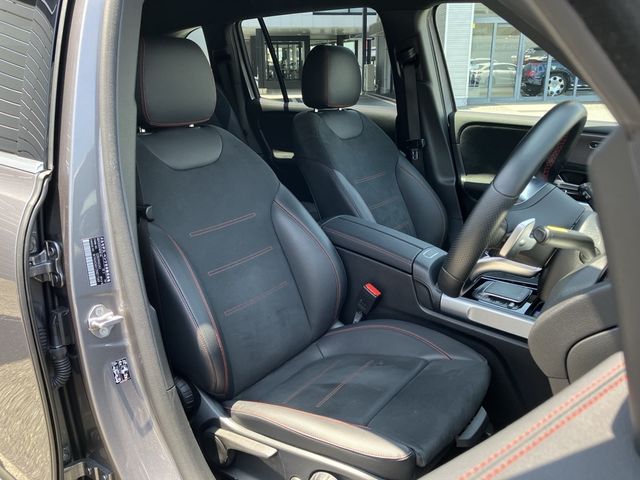 MERCEDES BENZ EQB 2022 Image 31