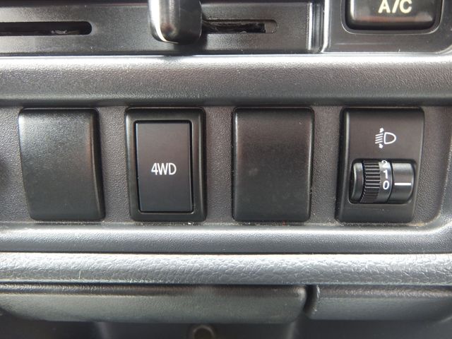 NISSAN NT100 CLIPPER 4WD 2018 Image 31