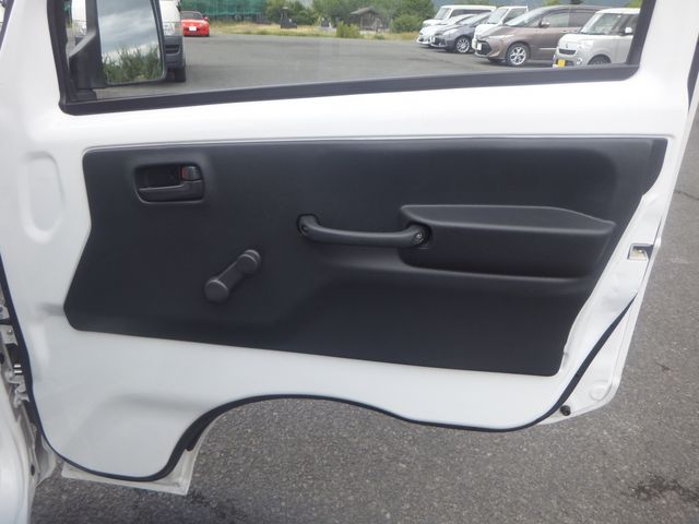 NISSAN NT100 CLIPPER 4WD 2018 Image 31