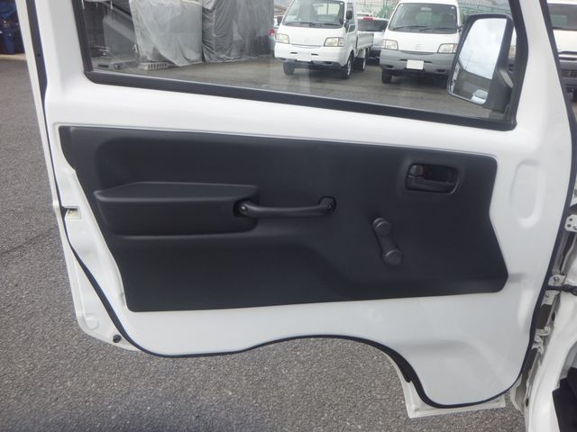 NISSAN NT100 CLIPPER 4WD 2018 Image 31