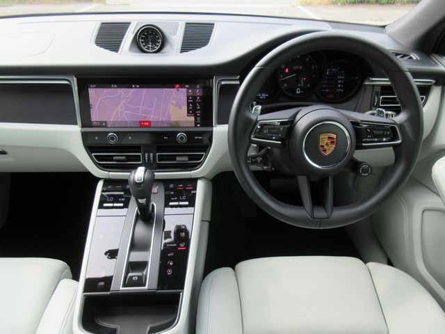 PORSCHE MACAN 2023 Image 31