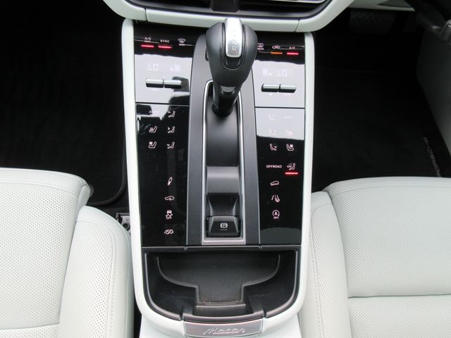 PORSCHE MACAN 2023 Image 31