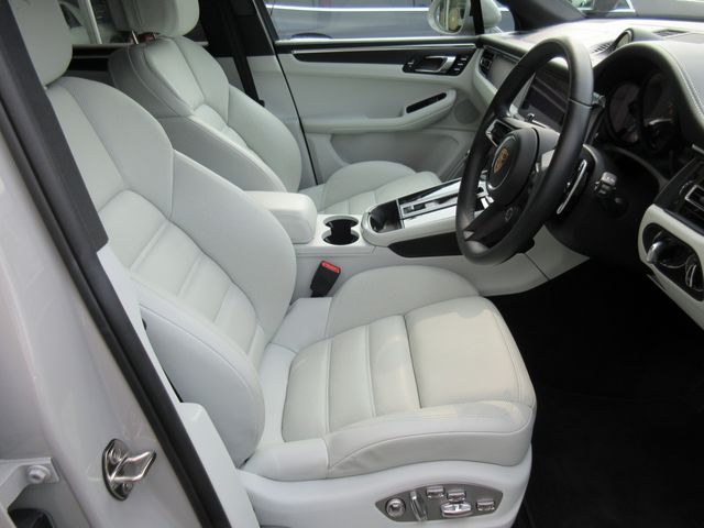 PORSCHE MACAN 2023 Image 31