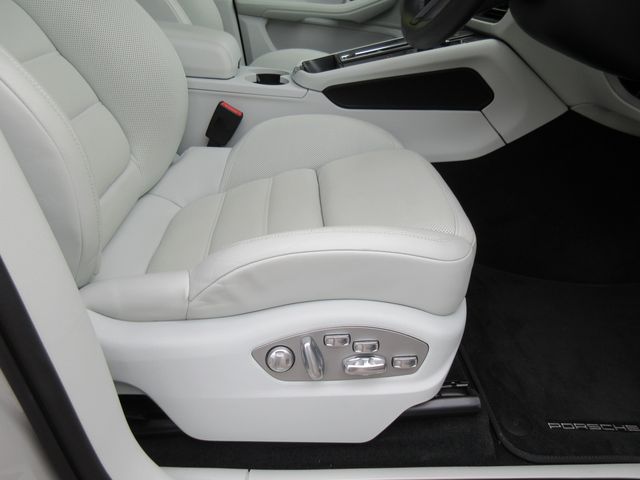 PORSCHE MACAN 2023 Image 31