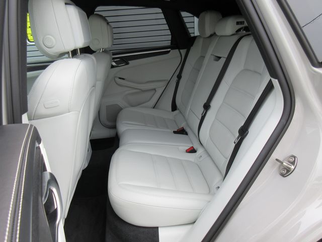 PORSCHE MACAN 2023 Image 31