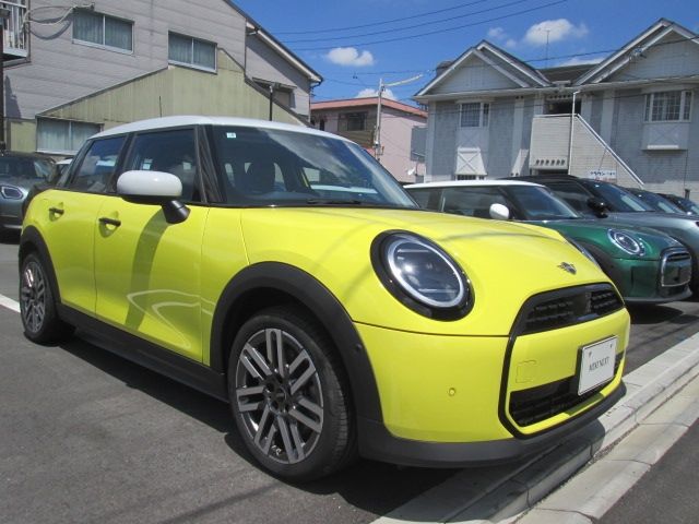 BMW MINI COOPER 5DOOR 2025 Image 31