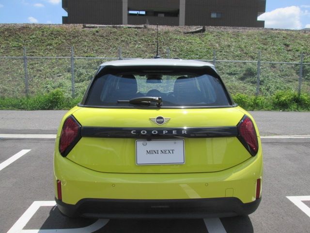 BMW MINI COOPER 5DOOR 2025 Image 31