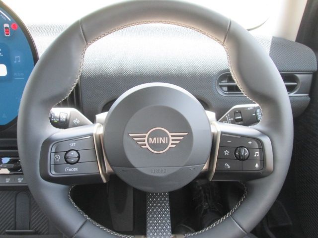 BMW MINI COOPER 5DOOR 2025 Image 31