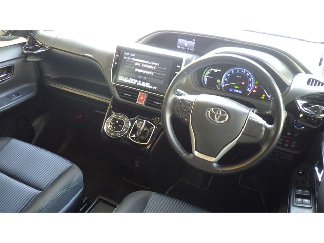 TOYOTA VOXY HYBRID 2016 Image 31