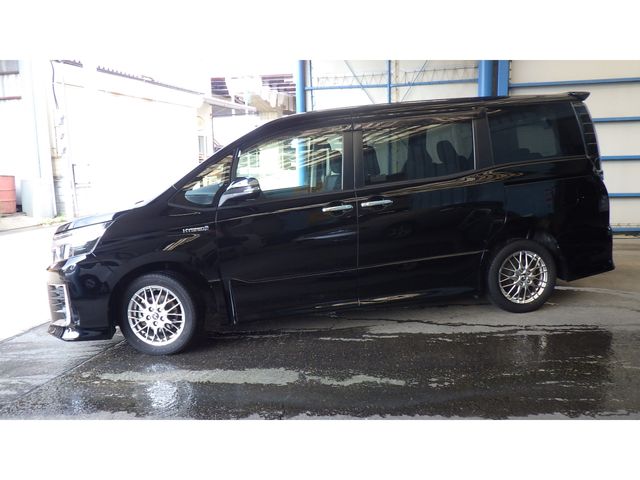 TOYOTA VOXY HYBRID 2016 Image 31