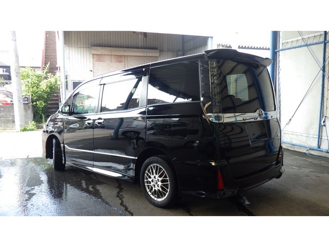 TOYOTA VOXY HYBRID 2016 Image 31