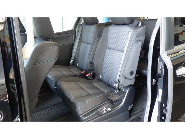 TOYOTA VOXY HYBRID 2016 Image 31