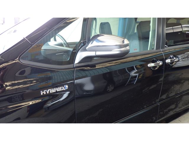 TOYOTA VOXY HYBRID 2016 Image 31