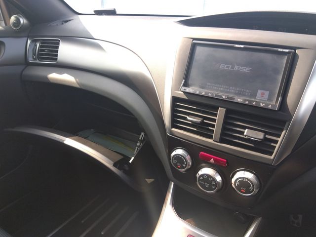 SUBARU IMPREZA WRX 5DOOR 2012 Image 31