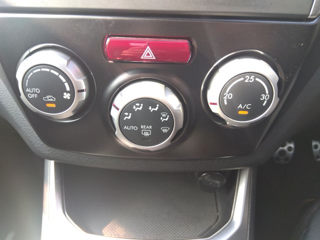 SUBARU IMPREZA WRX 5DOOR 2012 Image 31