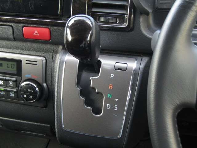 TOYOTA HIACE VAN 2WD 2023 Image 31