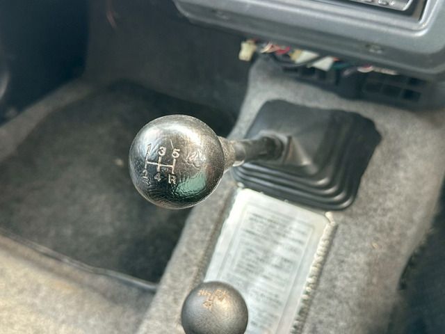 SUZUKI JIMNY 1996 Image 31