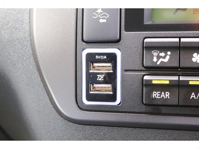 TOYOTA HIACE VAN 2WD 2020 Image 31