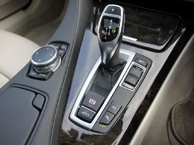 BMW 6SERIES COUPE 2015 Image 31