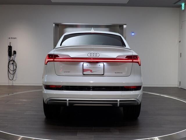 AUDI E-TRON SPORTBAC 2021 Image 31