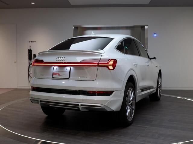 AUDI E-TRON SPORTBAC 2021 Image 31