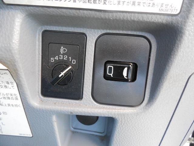 MITSUBISHI CANTER 2014 Image 31