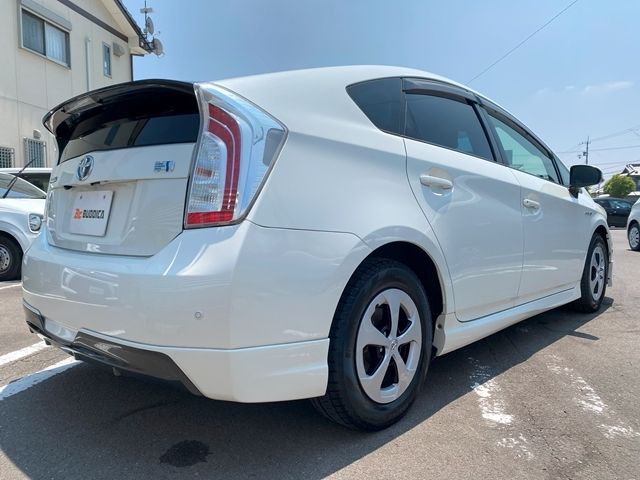 TOYOTA PRIUS 2013 Image 31