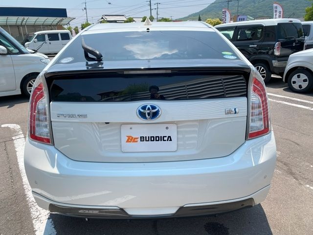 TOYOTA PRIUS 2013 Image 31