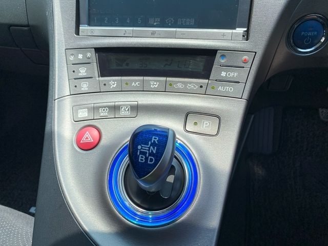 TOYOTA PRIUS 2013 Image 31