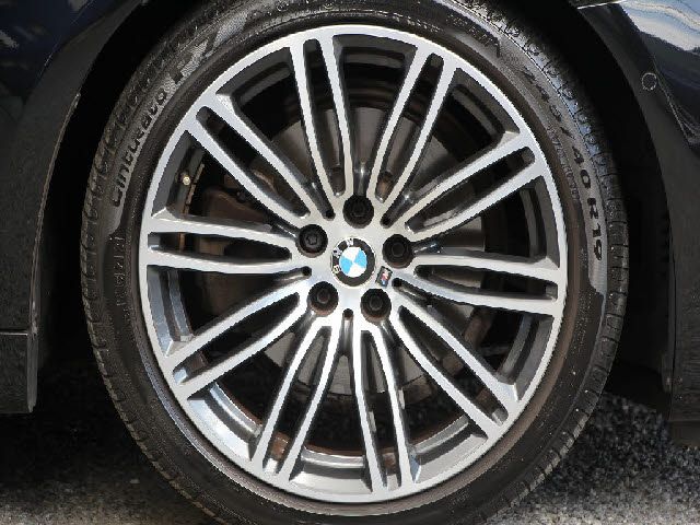 BMW 5SERIES TOURING 2019 Image 31