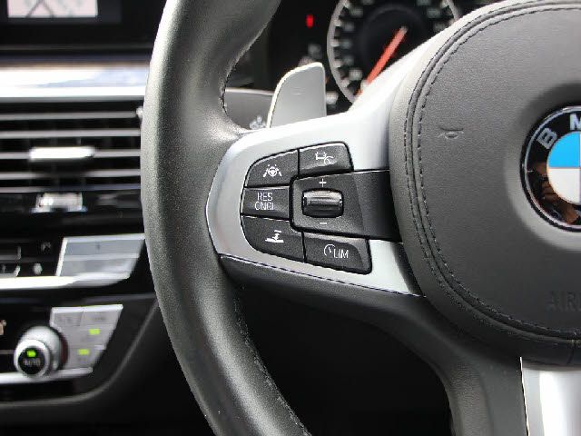 BMW 5SERIES TOURING 2019 Image 31