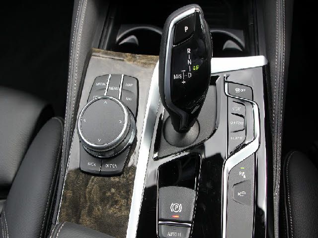 BMW 5SERIES TOURING 2019 Image 31