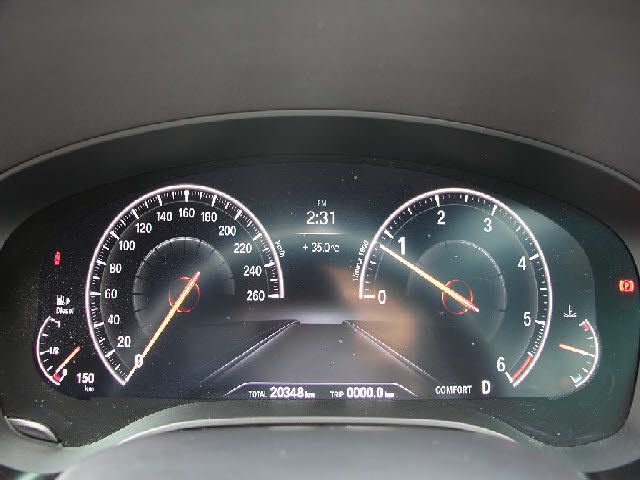 BMW 5SERIES TOURING 2019 Image 31