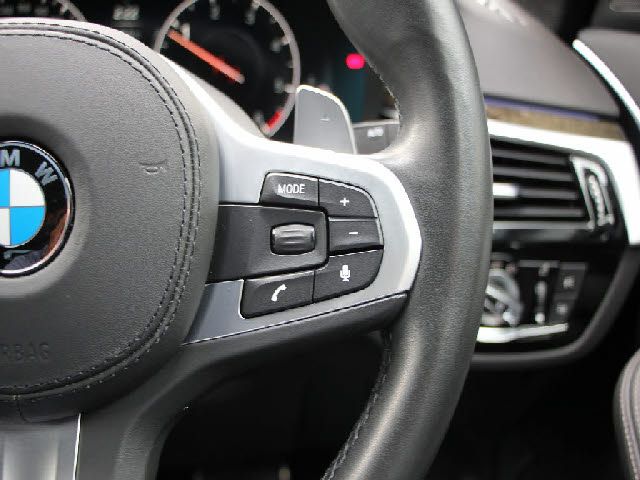 BMW 5SERIES TOURING 2019 Image 31