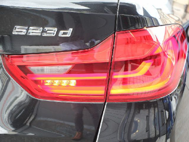 BMW 5SERIES TOURING 2019 Image 31