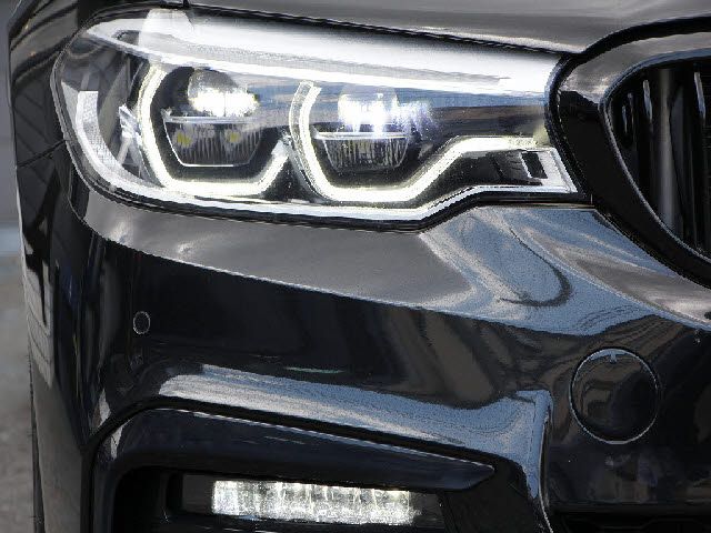 BMW 5SERIES TOURING 2019 Image 31
