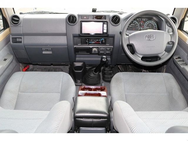 TOYOTA LANDCRUISER VAN 2015 Image 31