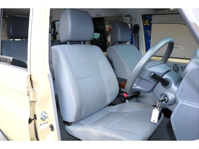 TOYOTA LANDCRUISER VAN 2015 Image 31