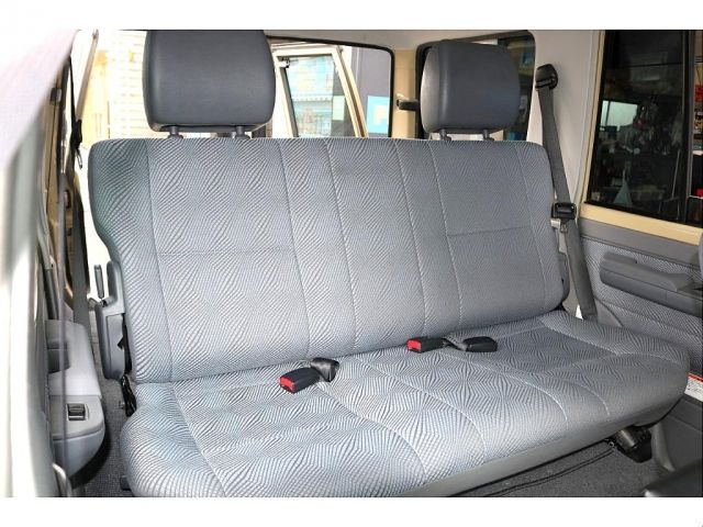 TOYOTA LANDCRUISER VAN 2015 Image 31