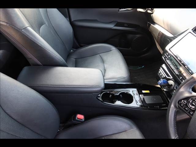 TOYOTA PRIUS 2019 Image 31