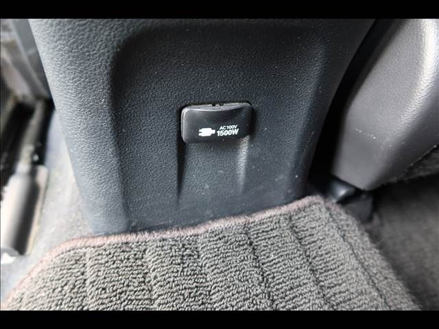 TOYOTA PRIUS 2019 Image 31