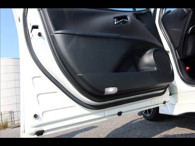 TOYOTA PRIUS 2019 Image 31