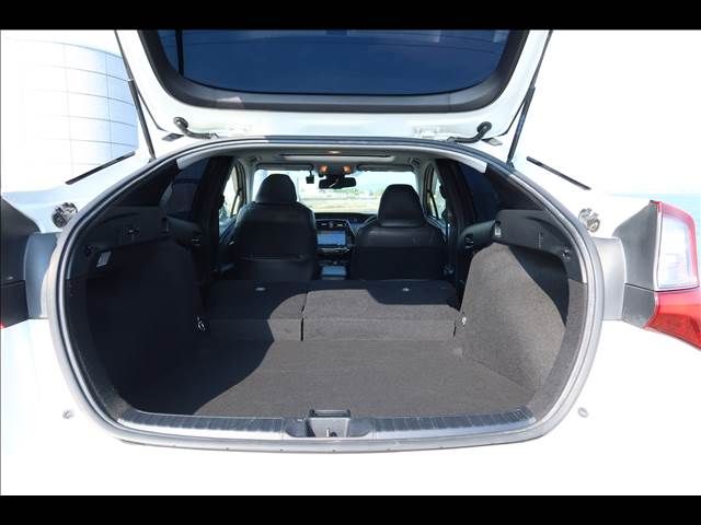 TOYOTA PRIUS 2019 Image 31