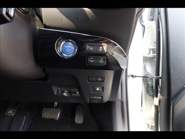 TOYOTA PRIUS 2019 Image 31