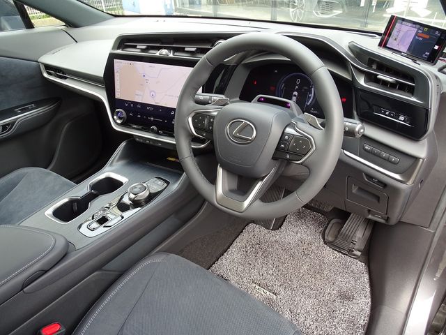 TOYOTA LEXUS RZ450E 2023 Image 31