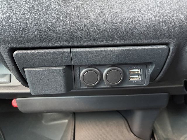 TOYOTA HIACE VAN 4WD 2015 Image 31